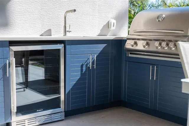 $2,240,000 | 2420 Floyd Street, Sarasota, FL 34239