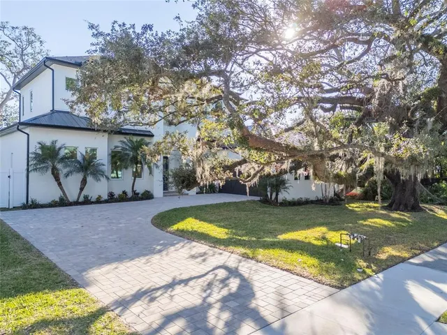 $2,240,000 | 2420 Floyd Street, Sarasota, FL 34239