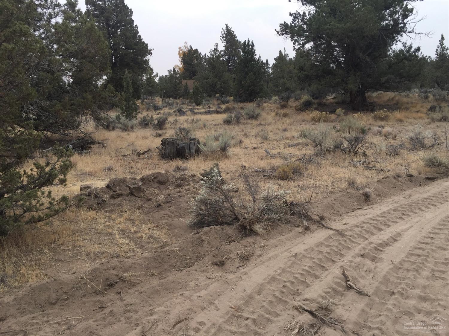 2017 Southwest Gift Road Bend, OR 97703 - Photo 18 of 21 Gallery Image 18