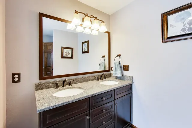 $419,000 | 1607 Rose Court, Romeoville, IL 60446