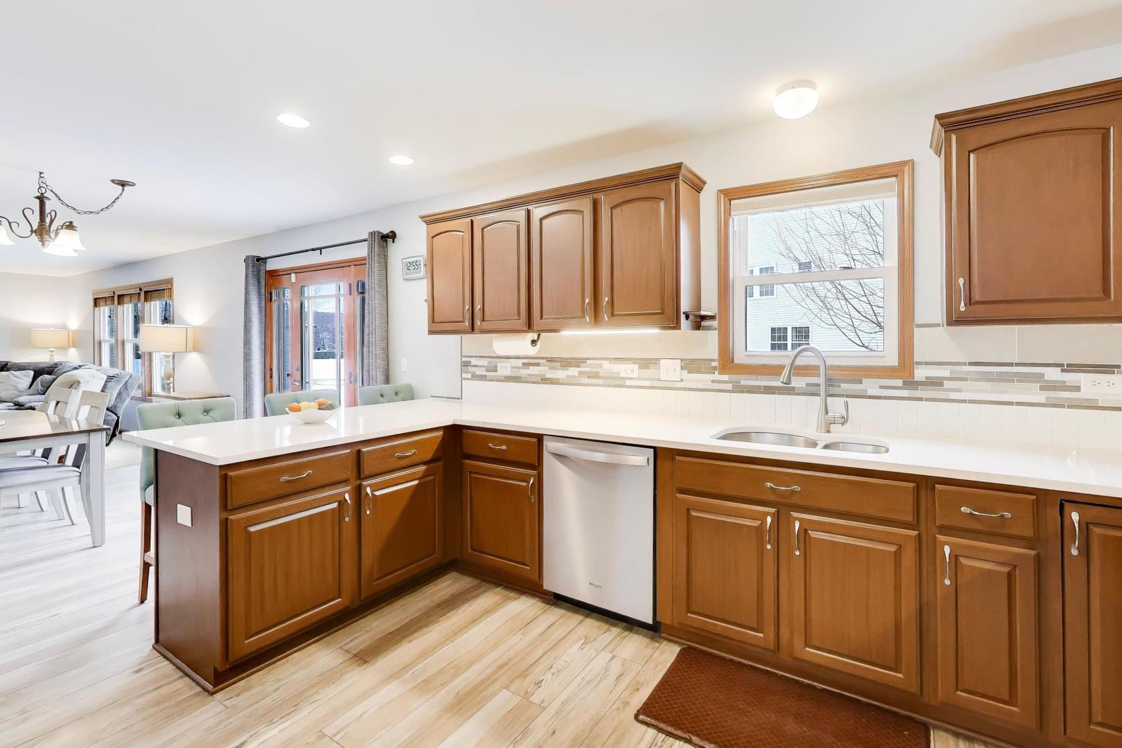 1607 Rose Court Romeoville, IL 60446 - Photo 8 of 47