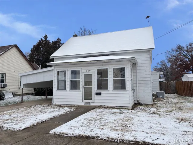 $39,900 | 309 West College Street, Sparta, IL 62286
