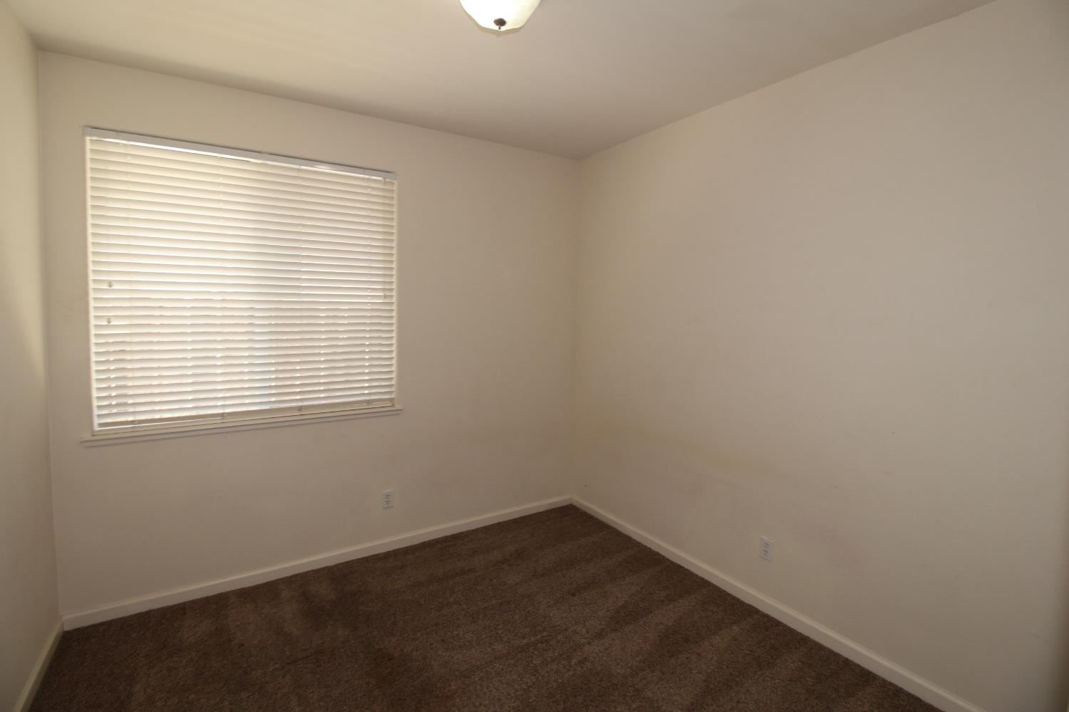 1014 Mango Avenue Madera, CA 93637 - Photo 15 of 19