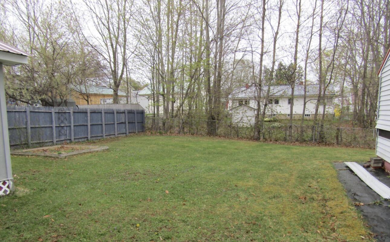 37 Cedar Street East Millinocket, ME 04430 - Photo 5 of 12 IMG_6231