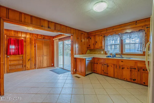 $324,900 | 5904 New Beaver Creek Drive, Knoxville, TN 37931