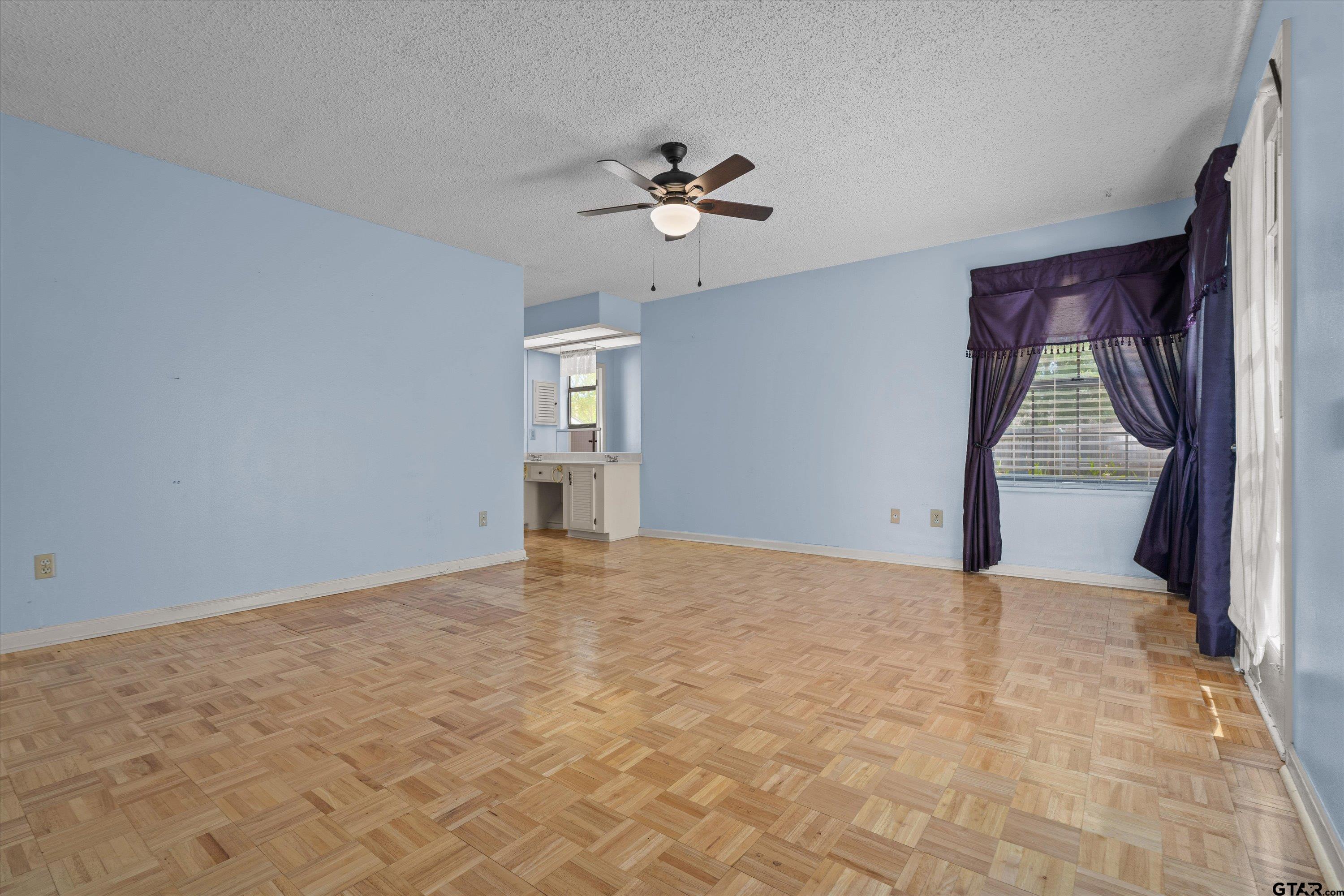 5820 Foxcroft Road Tyler, TX 75703 - Photo 6 of 39 Gallery Image 6