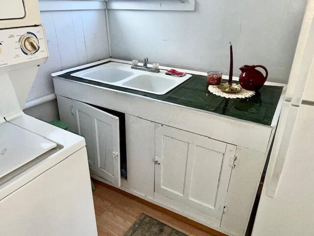 32 2nd Street Lancaster, OH 43130 - Photo 15 of 23 Old style wood cabinets