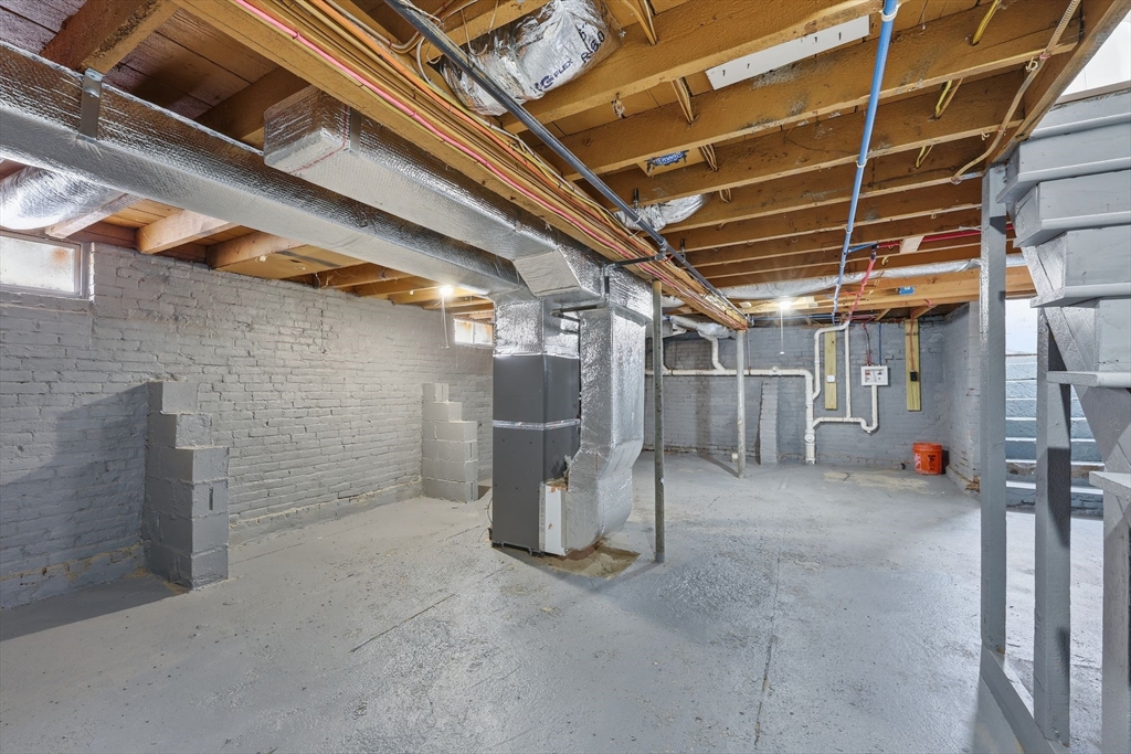 29 Lower Lowell Avenue West Springfield, MA 01089 - Photo 29 of 33