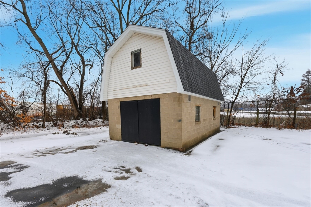 29 Lower Lowell Avenue West Springfield, MA 01089 - Photo 32 of 33