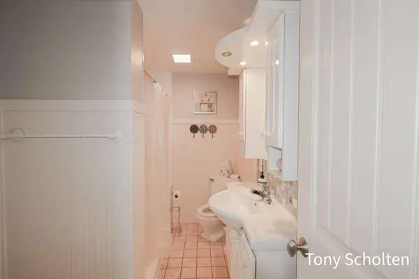 $1,374,900 | 16236 48th Avenue, Coopersville, MI 49404