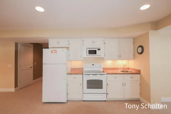 $1,374,900 | 16236 48th Avenue, Coopersville, MI 49404