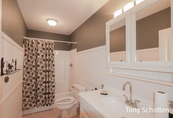 $1,374,900 | 16236 48th Avenue, Coopersville, MI 49404