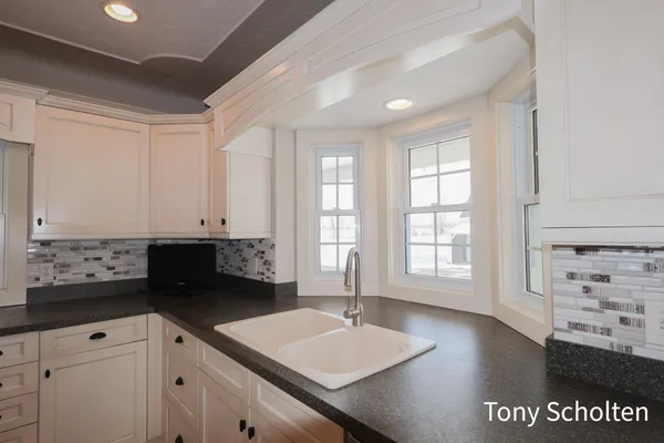 $1,374,900 | 16236 48th Avenue, Coopersville, MI 49404