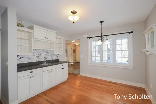 $1,374,900 | 16236 48th Avenue, Coopersville, MI 49404