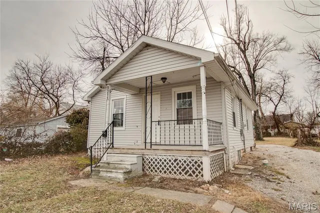 $79,000 | 3311 Sherman Street, Alton, IL 62002