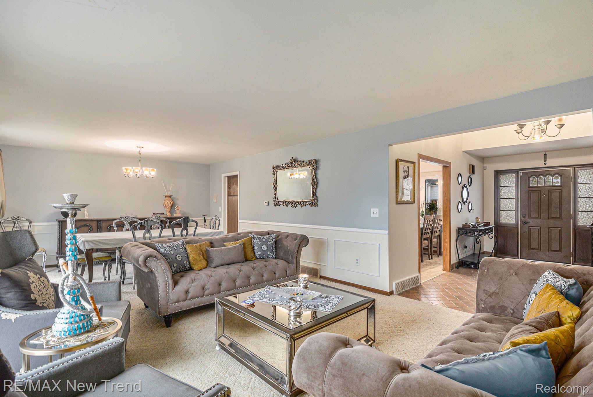 35946 Johnstown Road Farmington, MI 48335 - Photo 8 of 50 Living Room & Dining Room