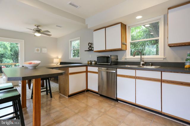 $885,000 | 5630 8th Road North, Arlington, VA 22205