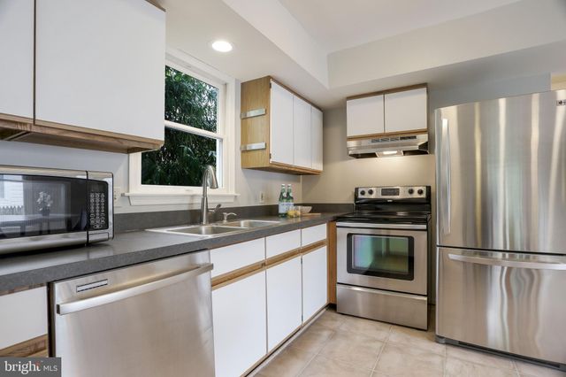 $885,000 | 5630 8th Road North, Arlington, VA 22205