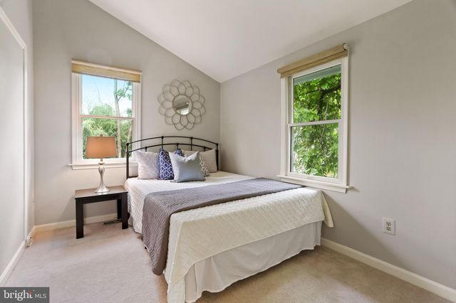 $885,000 | 5630 8th Road North, Arlington, VA 22205