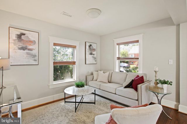 $885,000 | 5630 8th Road North, Arlington, VA 22205