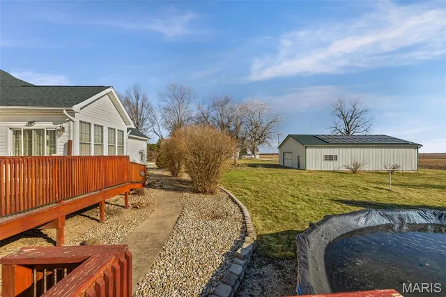 $450,000 | 404 Bluebird Lane, Jerseyville, IL 62052
