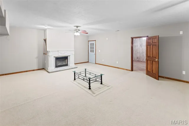 $450,000 | 404 Bluebird Lane, Jerseyville, IL 62052