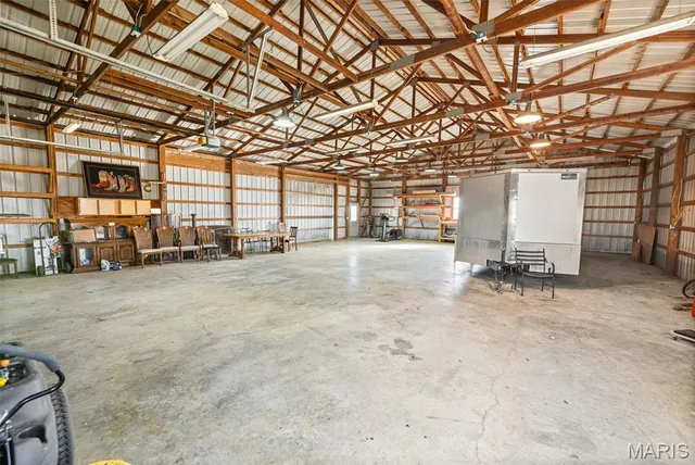 $450,000 | 404 Bluebird Lane, Jerseyville, IL 62052