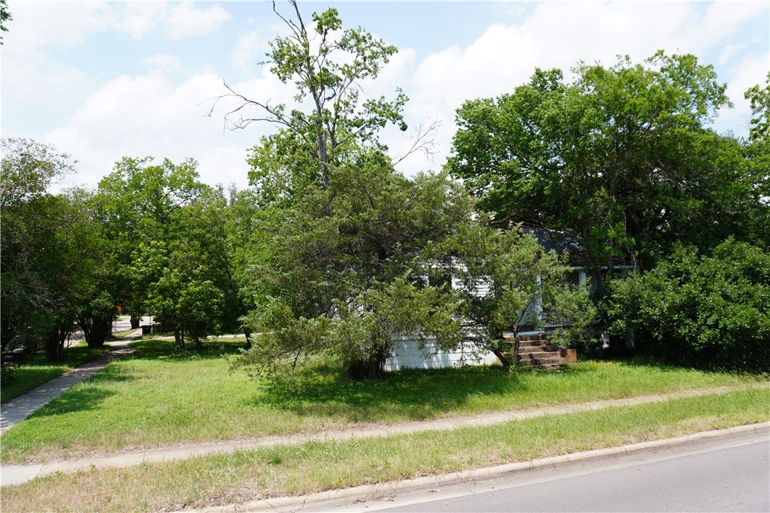 608 West 27th Street Bryan, TX 77803 - Photo 3 of 39 Corner lot with space in front and side yard