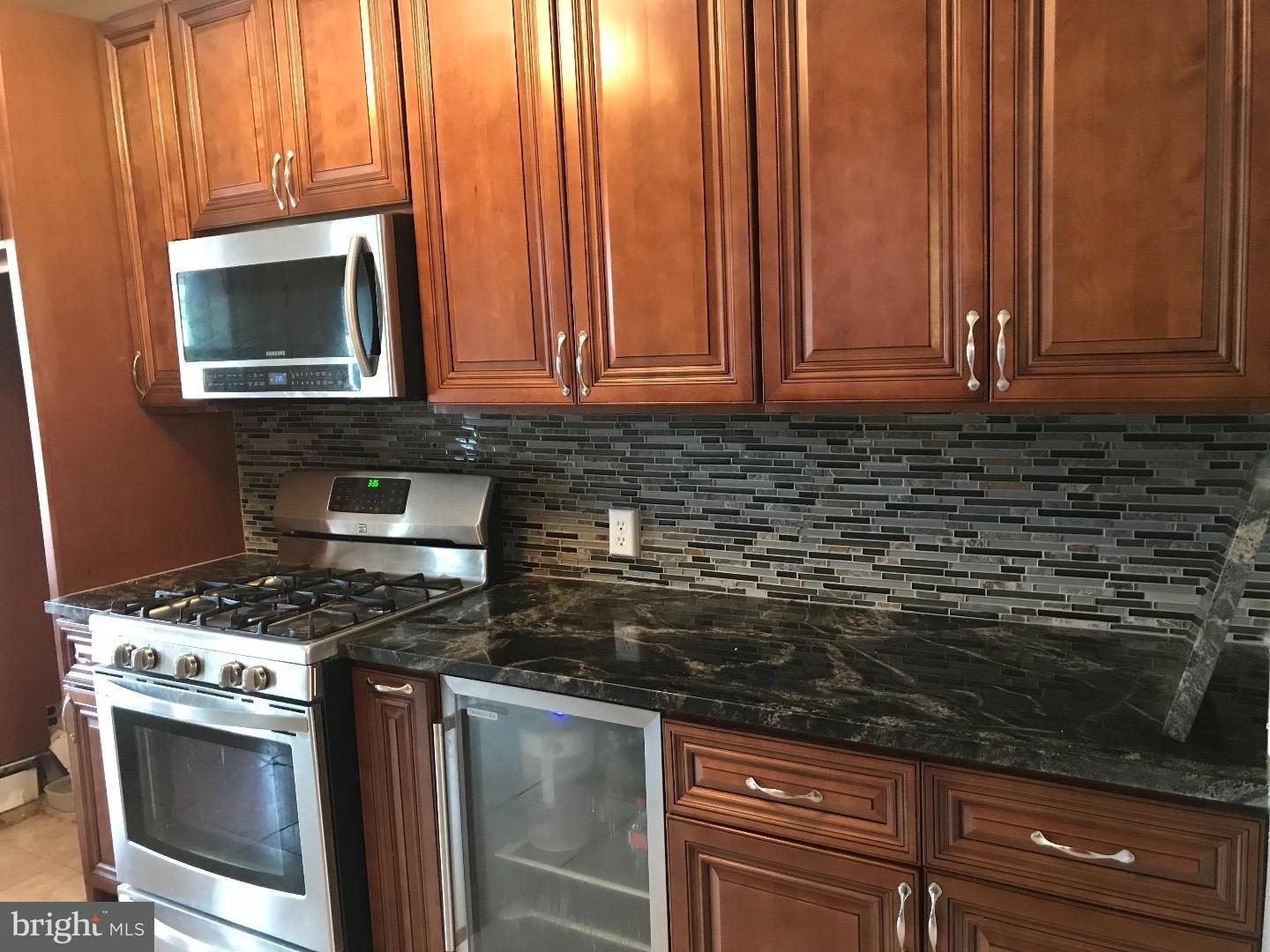 7245 Sommers Road Philadelphia, PA 19138 - Photo 1 of 8 Kitchen