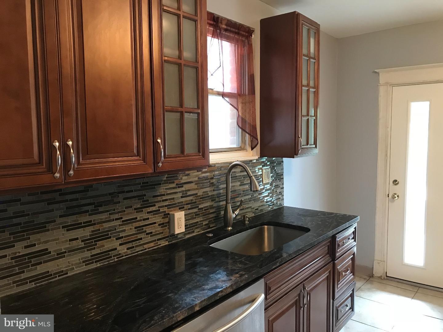 7245 Sommers Road Philadelphia, PA 19138 - Photo 2 of 8 Kitchen