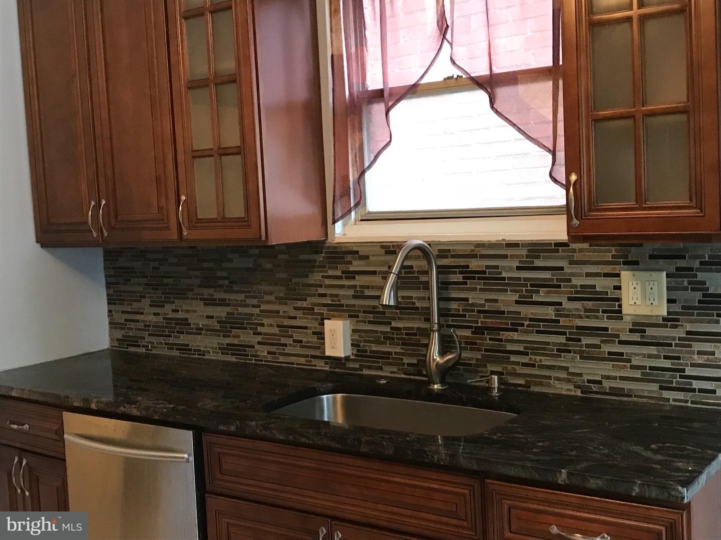 7245 Sommers Road Philadelphia, PA 19138 - Photo 3 of 8 Kitchen