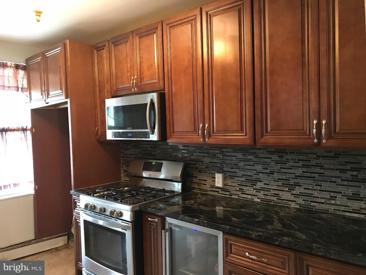 7245 Sommers Road Philadelphia, PA 19138 - Photo 4 of 8 Kitchen