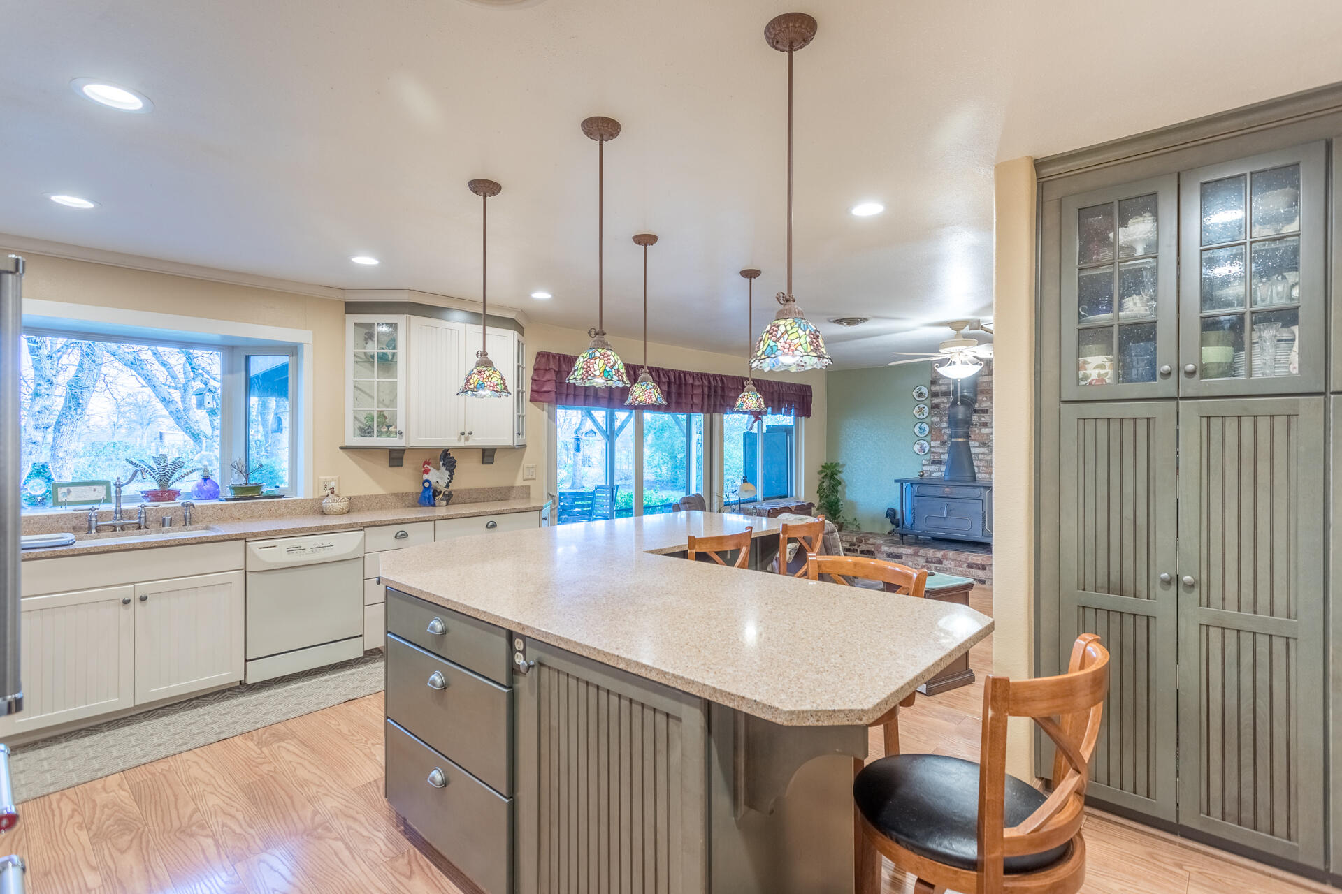11645 Palo Duro Road Redding, CA 96003 - Photo 12 of 35 kitchen