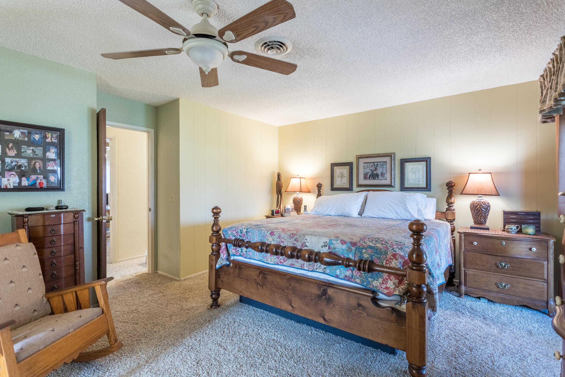 11645 Palo Duro Road Redding, CA 96003 - Photo 20 of 35 master bedroom