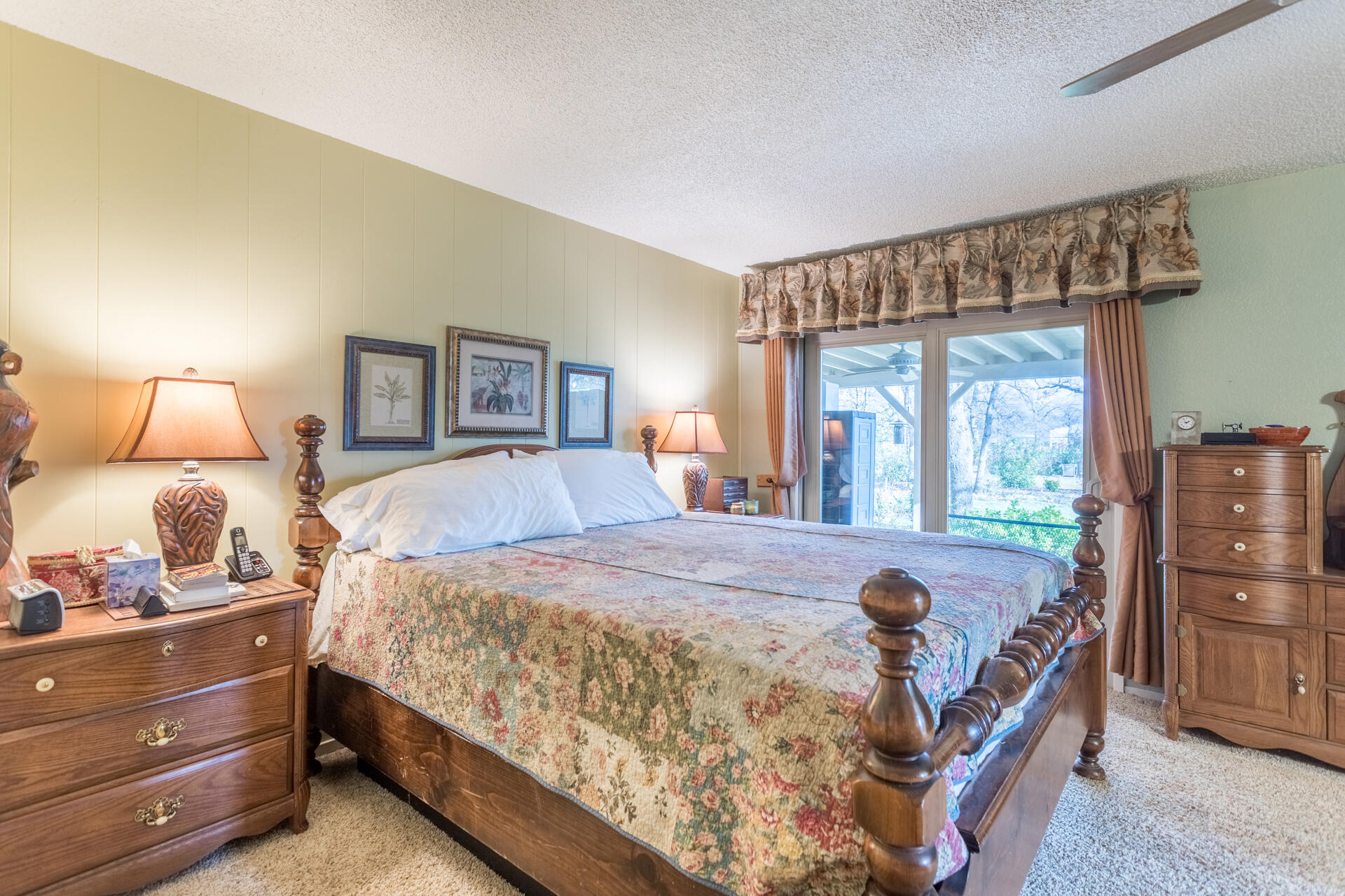 11645 Palo Duro Road Redding, CA 96003 - Photo 21 of 35 master bedroom