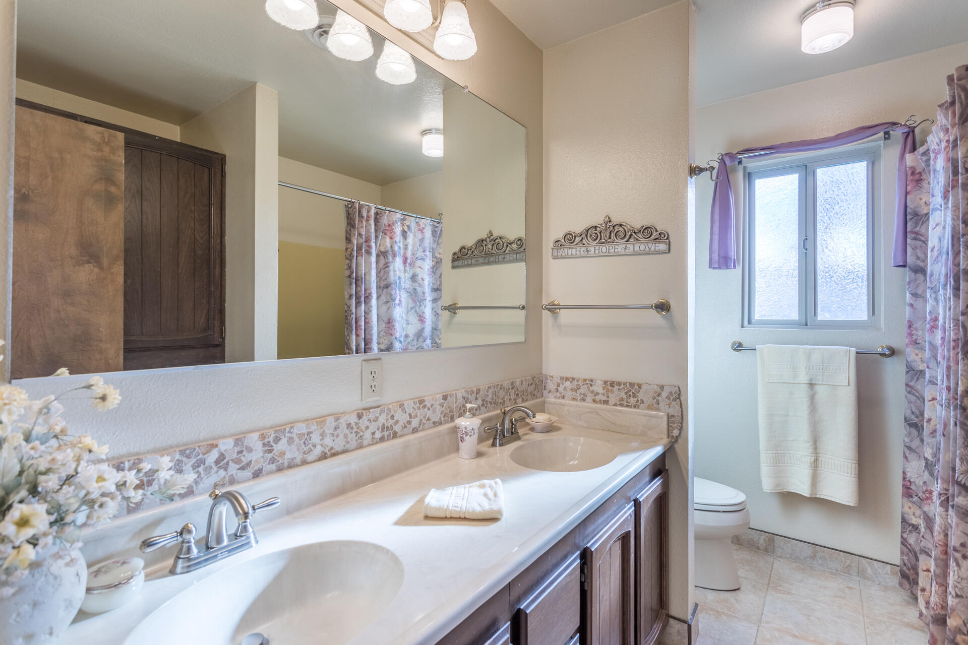 11645 Palo Duro Road Redding, CA 96003 - Photo 25 of 35 bathroom