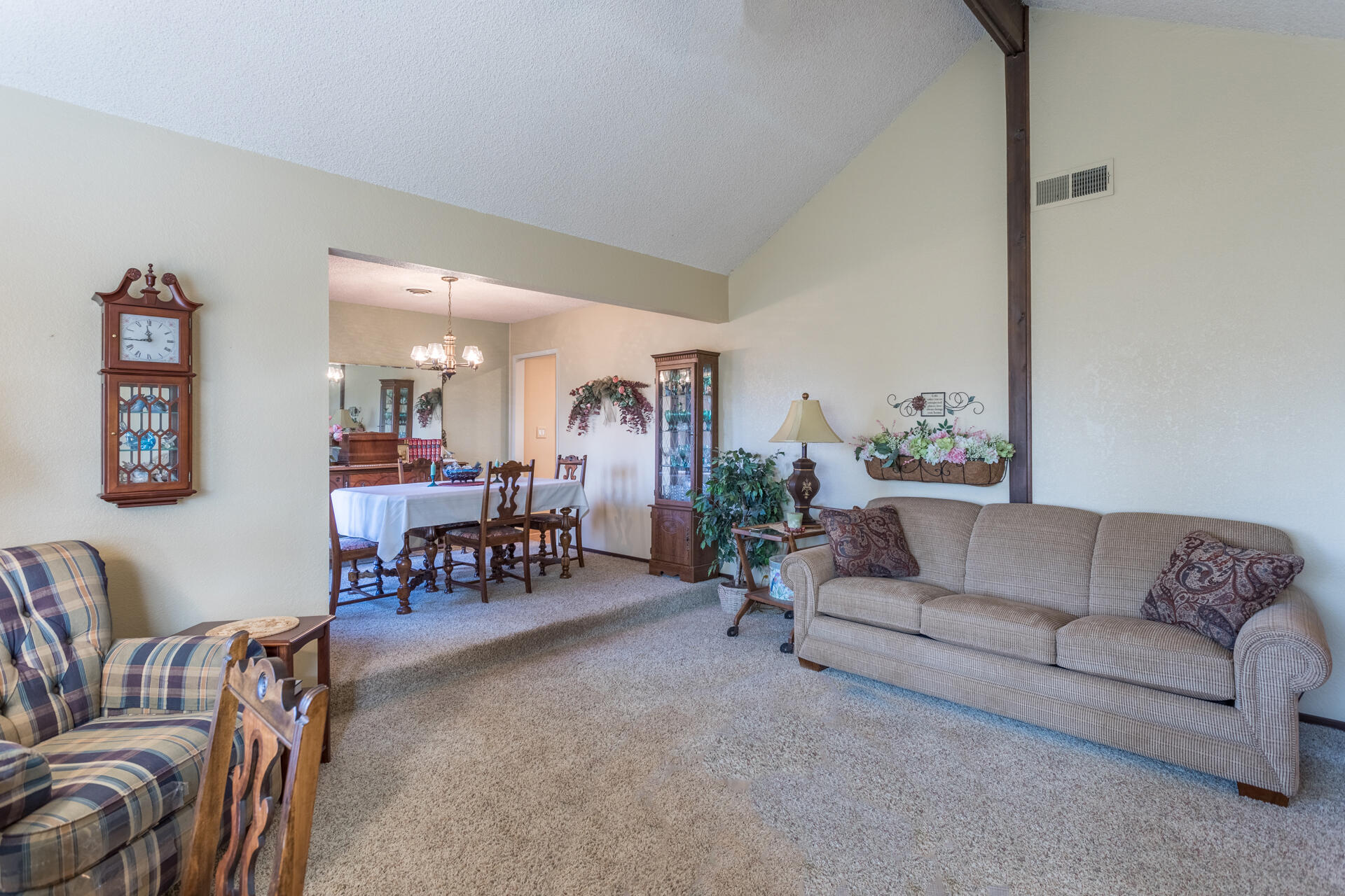 11645 Palo Duro Road Redding, CA 96003 - Photo 10 of 35 living room