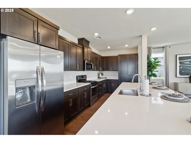 $499,400 | 974 Legacy Lane, Eugene, OR 97402