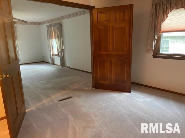 8814 Ridgewood Road Rock Island, IL 61201 - Photo 15 of 41 Gallery Image 15