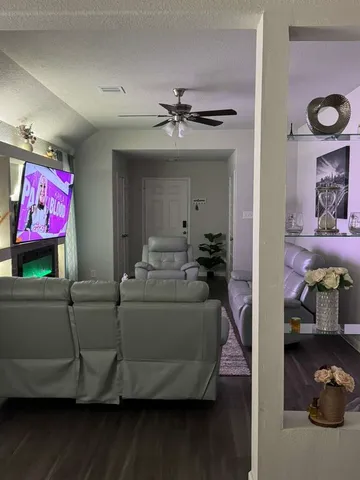 $1,850 | 1332 Sue Peak Drive, Conroe, TX 77301