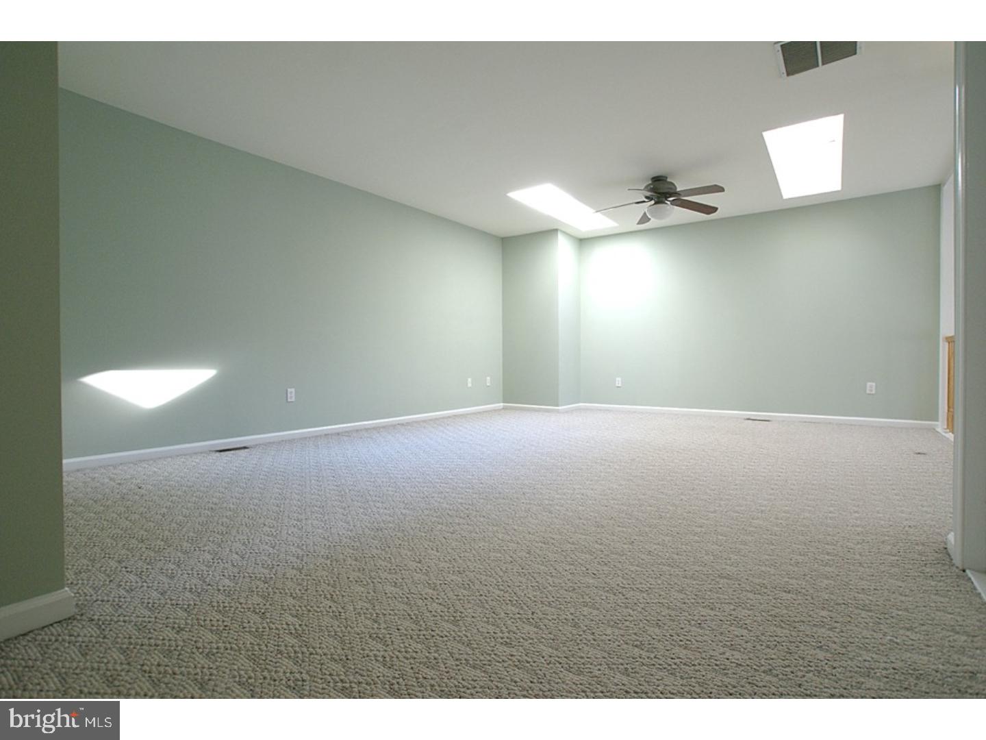 7 Windingbrook Road Bordentown, NJ 08505 - Photo 10 of 25 Family Room