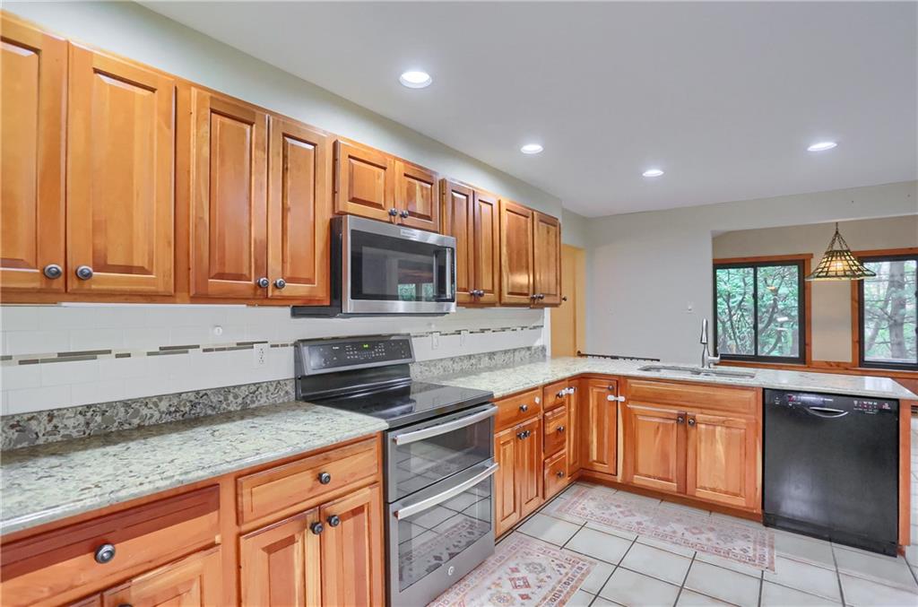 392 McKinley Road Beaver Falls, PA 15010 - Photo 9 of 35