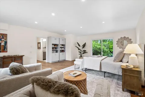 $1,375,000 | 7960 Bella Vista Drive, Sebastopol, CA 95472