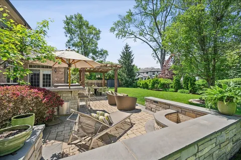 $1,899,000 | 1620 Canterbury Lane, Glenview, IL 60025