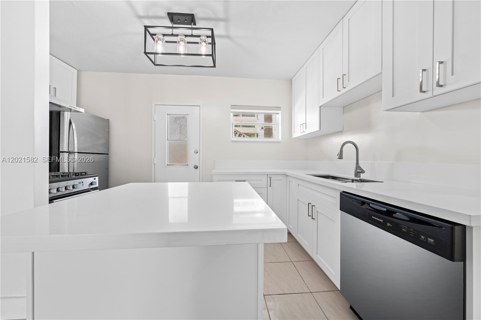 1300 Lincoln Road, Unit D204 Miami Beach, FL 33139 - Photo 3 of 26