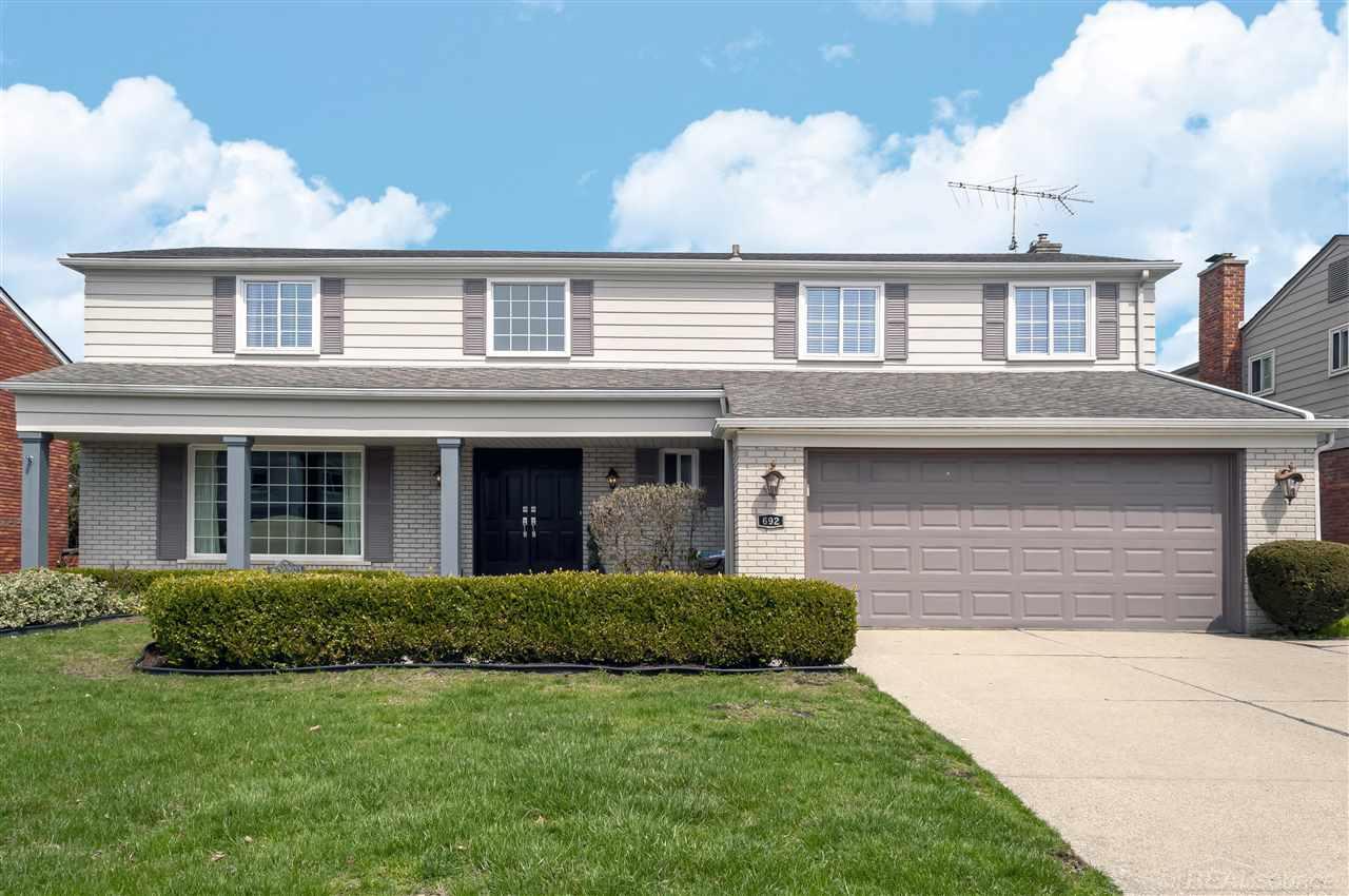 692 Canterbury Road Grosse Pointe Woods, MI 48236 - Photo 1 of 65