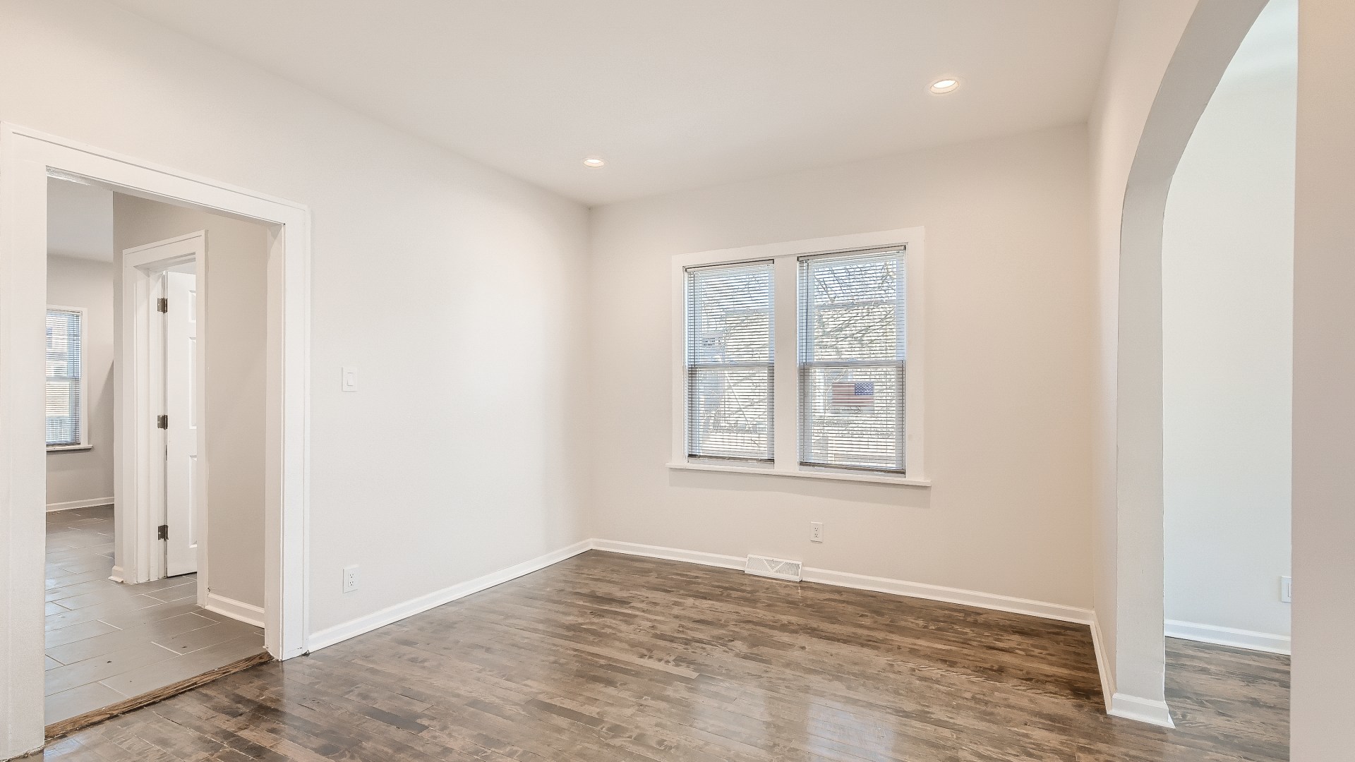 506 Pulaski Road Calumet City, IL 60409 - Photo 5 of 30 an empty room with windows and closet