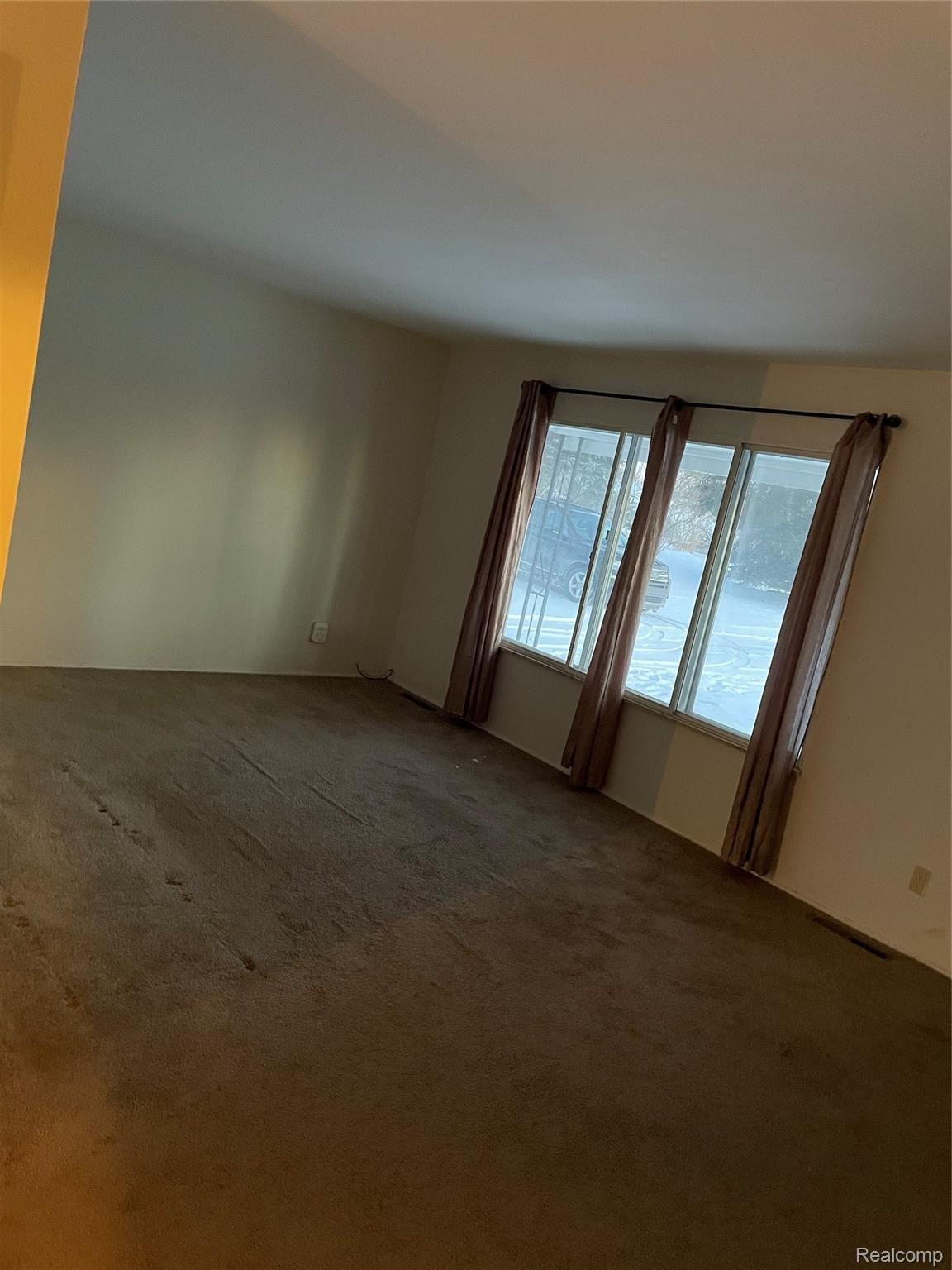 5200 West Ray Road Linden, MI 48451 - Photo 8 of 18 iKMLZC2WQTuxBEjYsdyvXQ.jpg