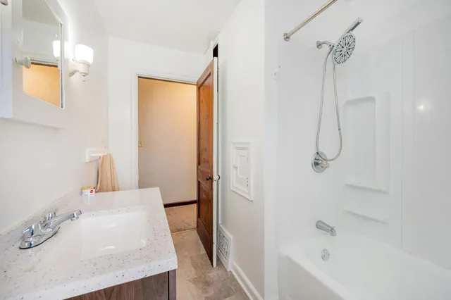 $140,000 | 906 North Prairie Avenue, Fairmont, MN 56031