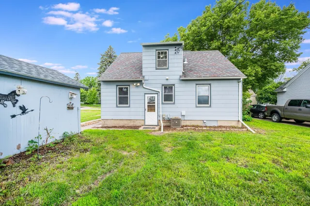 $140,000 | 906 North Prairie Avenue, Fairmont, MN 56031